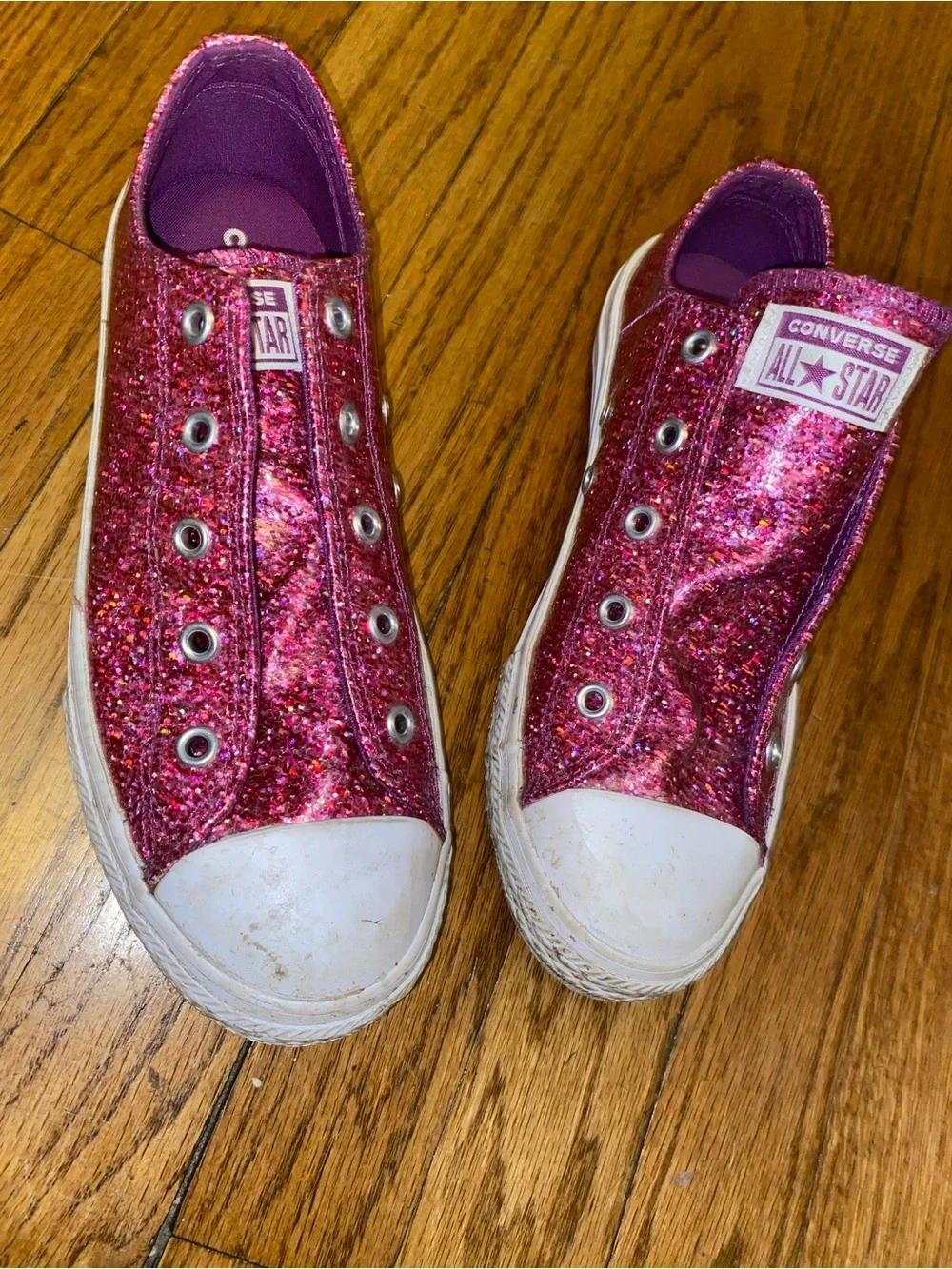 Converse Chuck Taylor All Star Low-Top Sparkle Sneaker Girls size 4